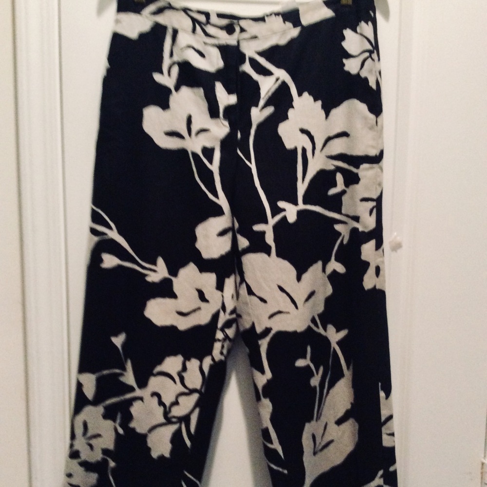 Capri Pants - Picture 3 of 4